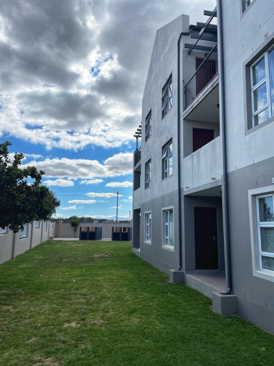 To Let 2 Bedroom Property for Rent in Buh Rein Estate Western Cape